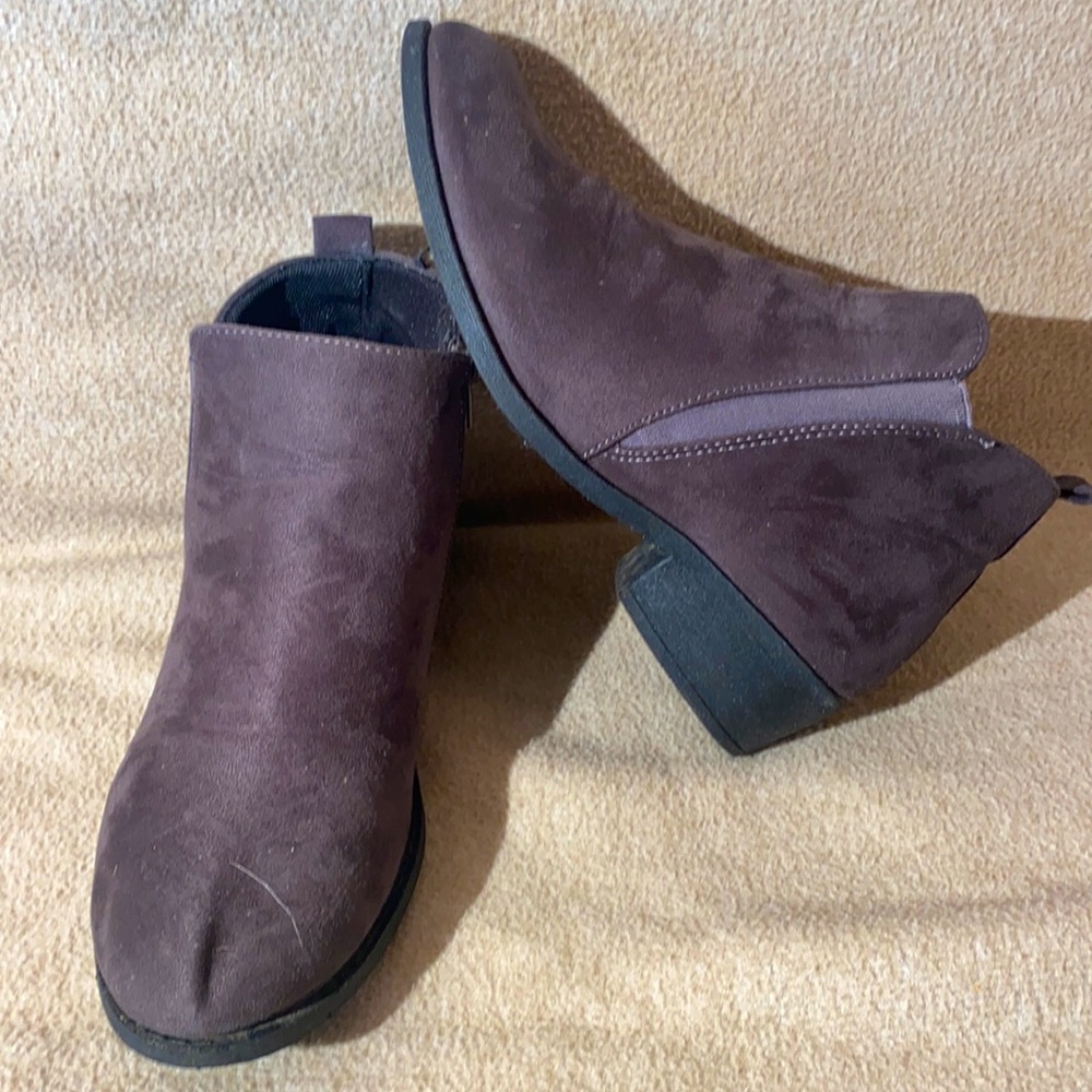 Women’s dress shoes/boots size 7 side zip